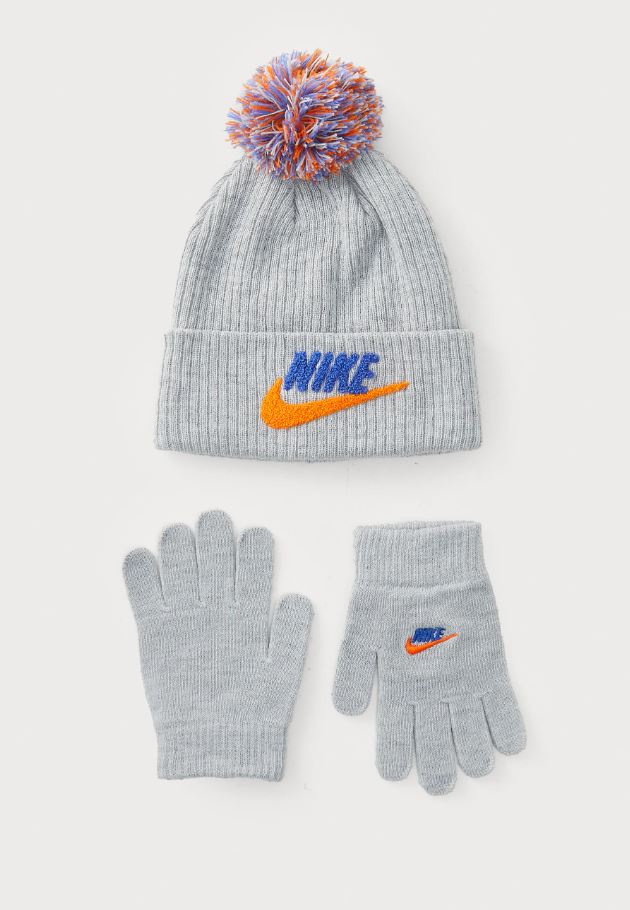 NIKE SET CAPPELLINO GRIGIO CON PONPON COLORATO SCRITTA BLUETTE E SWACH ARANCIONE, GUANTI GRIGI