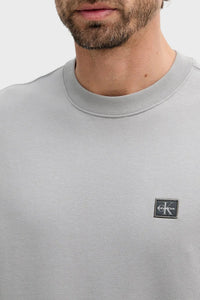 Sweat-shirt ras du cou gris Calvin Klein pour homme — immagine 3