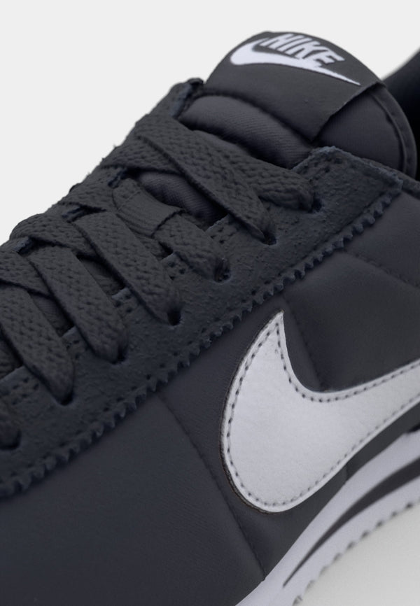 Nike Cortez Nylon Scarpe Nere Bianche Unisex