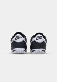 Nike Cortez Nylon Scarpe Nere Bianche Unisex — immagine 4
