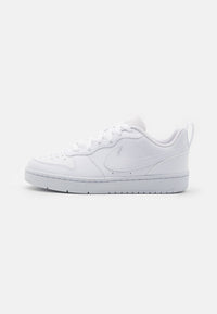 Chaussures Nike Court Borough Low 2 GS blanches pour femme — immagine 1