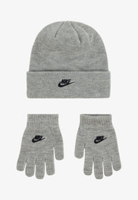 NIKE SET CAPPELLINO GRIGIO CON SCRITTA RICAMATA NERA, GUANTI GRIGI — immagine 1